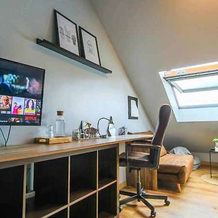 Maisonnette En Duplex Avec Terrasse Breux-Jouy Kültér fotó
