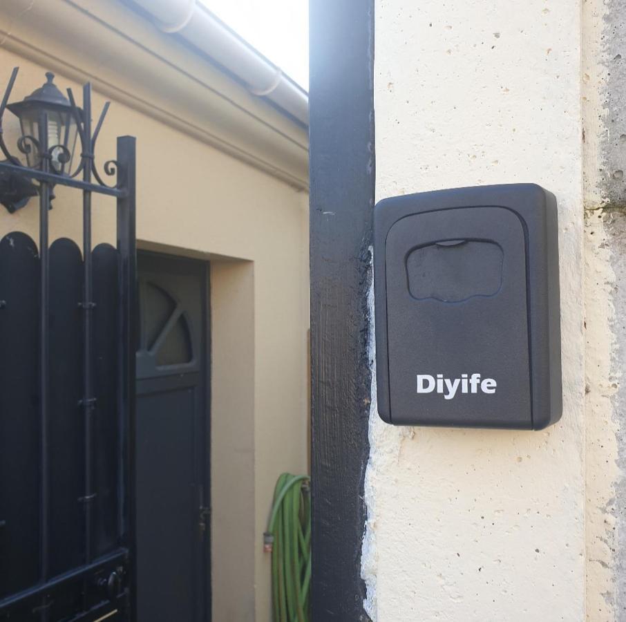 Maisonnette En Duplex Avec Terrasse Breux-Jouy Kültér fotó