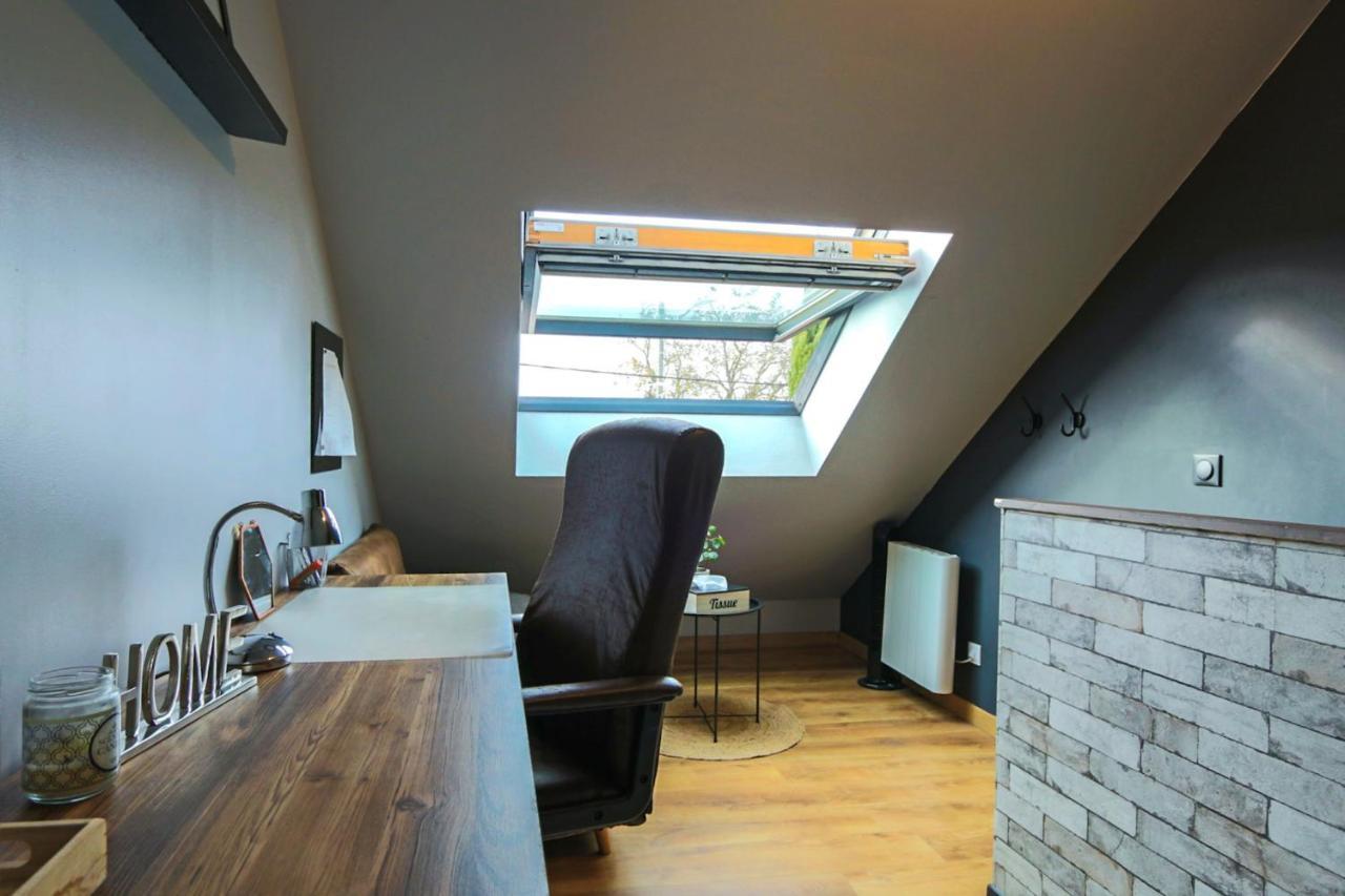 Maisonnette En Duplex Avec Terrasse Breux-Jouy Kültér fotó